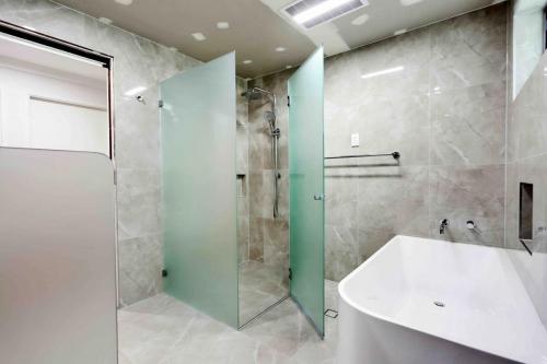 Bathroom & Laundery Renovations in St Andrews, Sydney