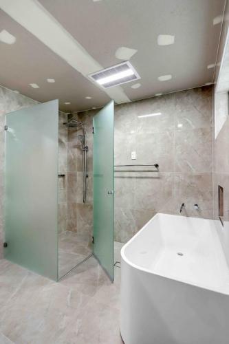 Bathroom & Laundry Renovations in St Andrews, Sydney